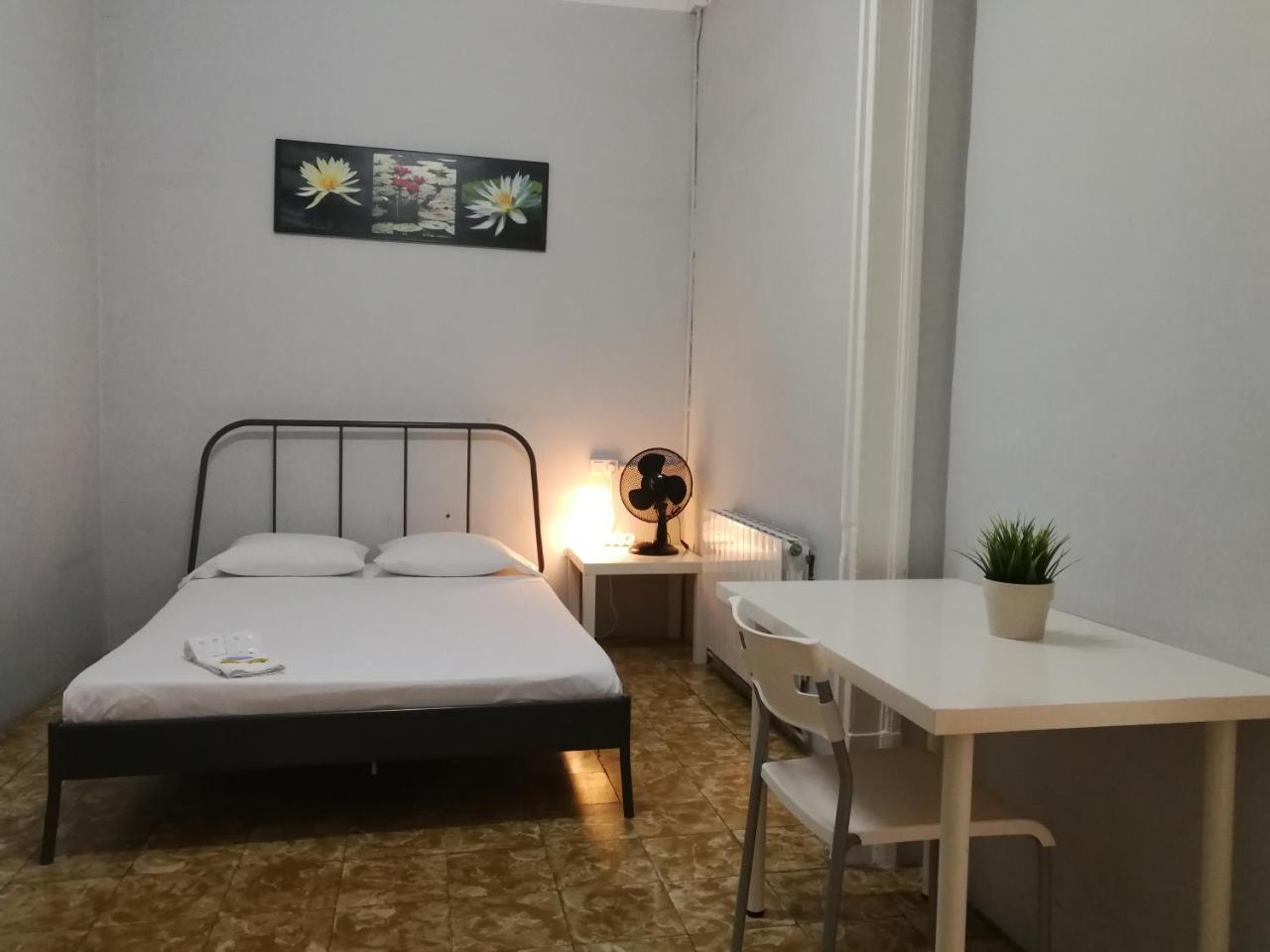 Central & Basic Ramblas Barcelona Eksteriør bilde